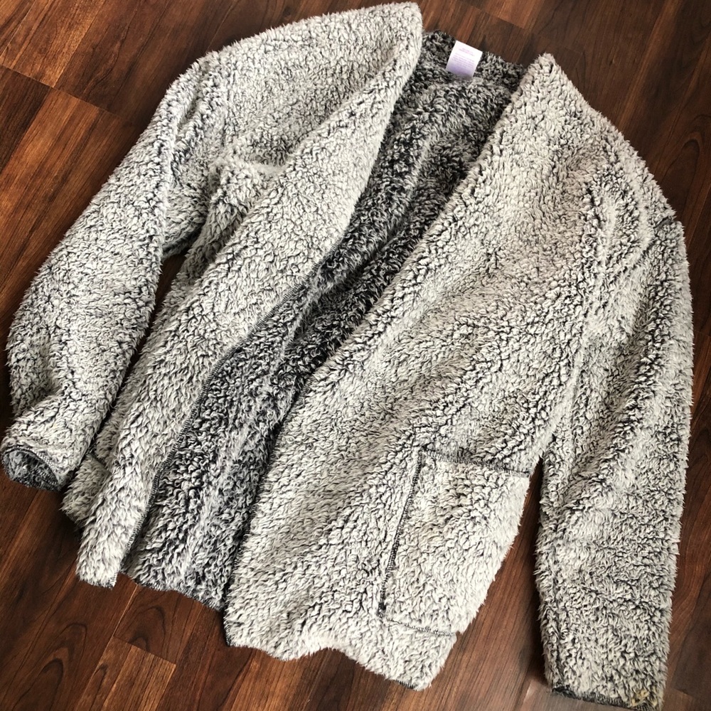Suuuper soft fuzzy cardigan